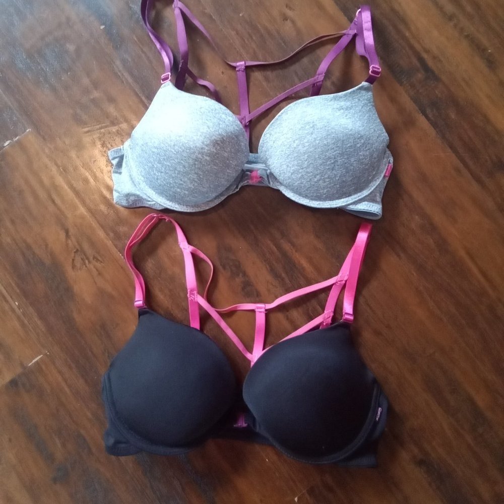 XOXO 34C Grey and Black Bras With Intricate Back Design